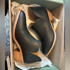 Nisolo Mia Everyday Ankle Bootie